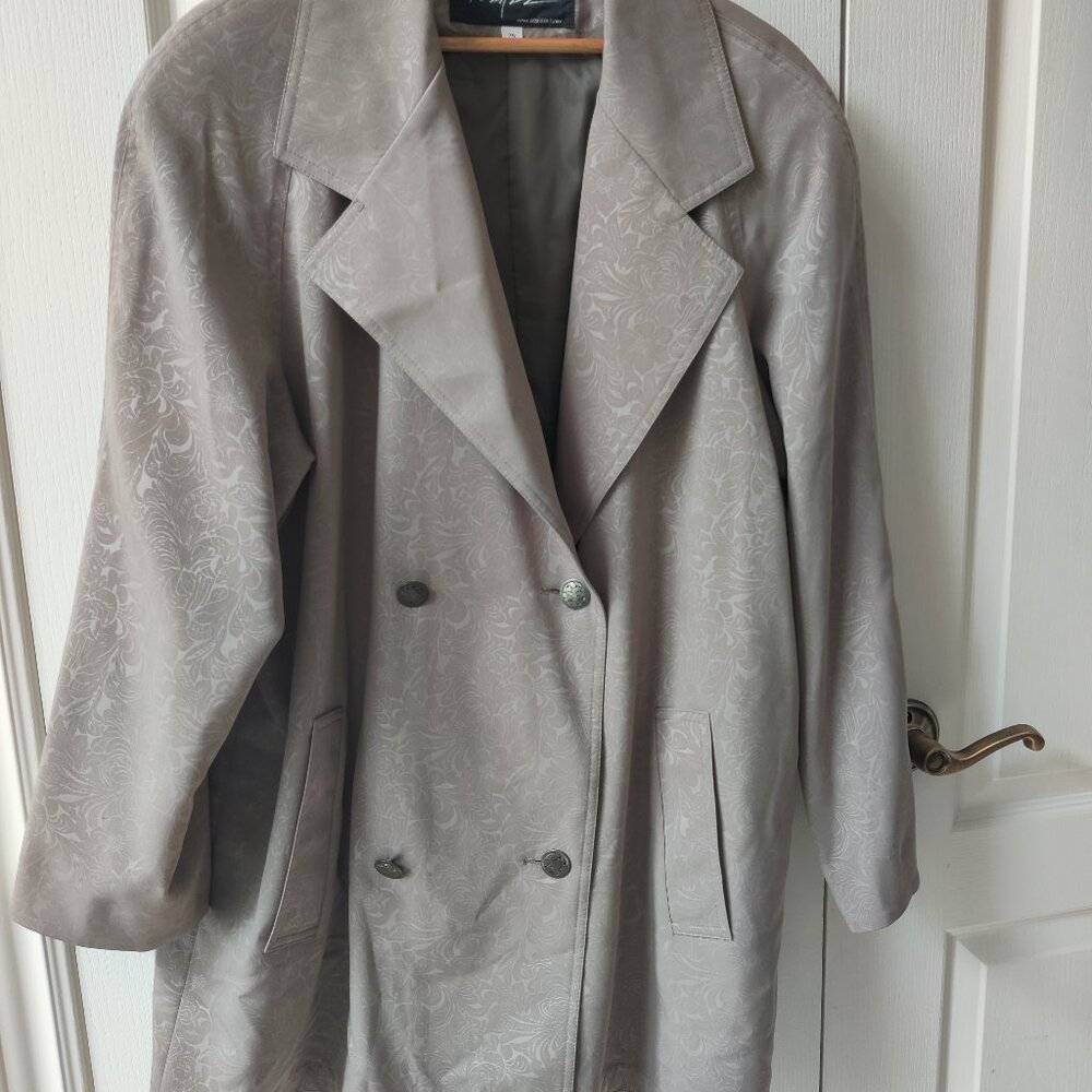 Taupe paisley design Jacket